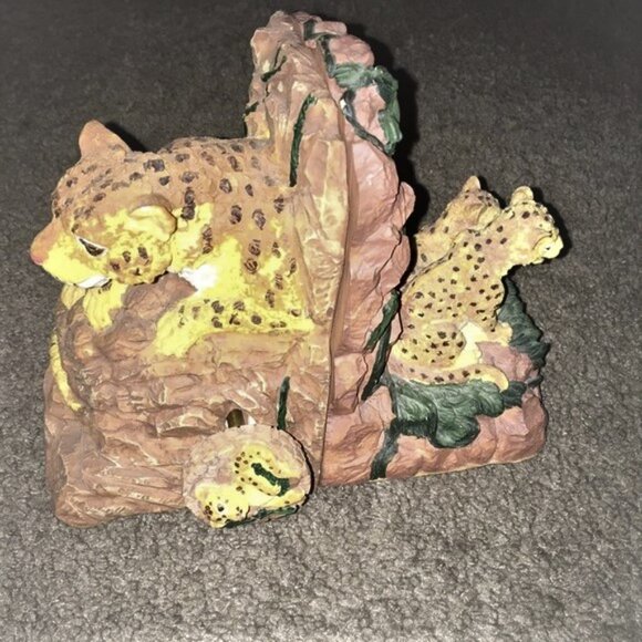 no brand Other - Cheetah Momma and Two Babies Book end Music Box